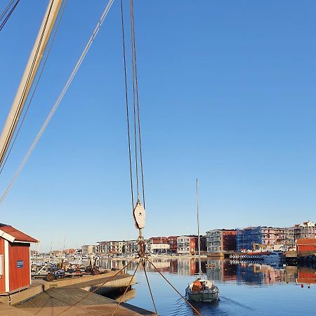 50 M Till Bad I Centrala Skaerhamn Exterior photo